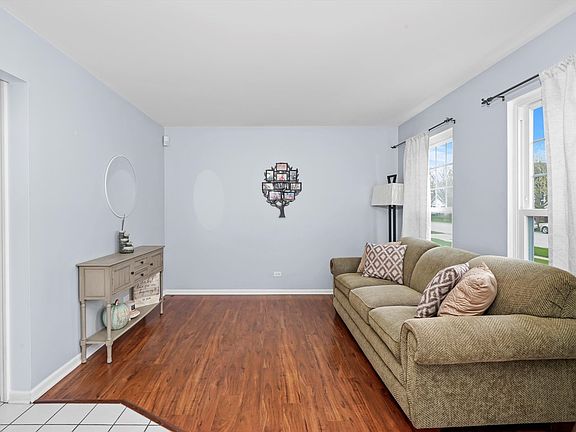 2nd image of 5104 Brighton Ln