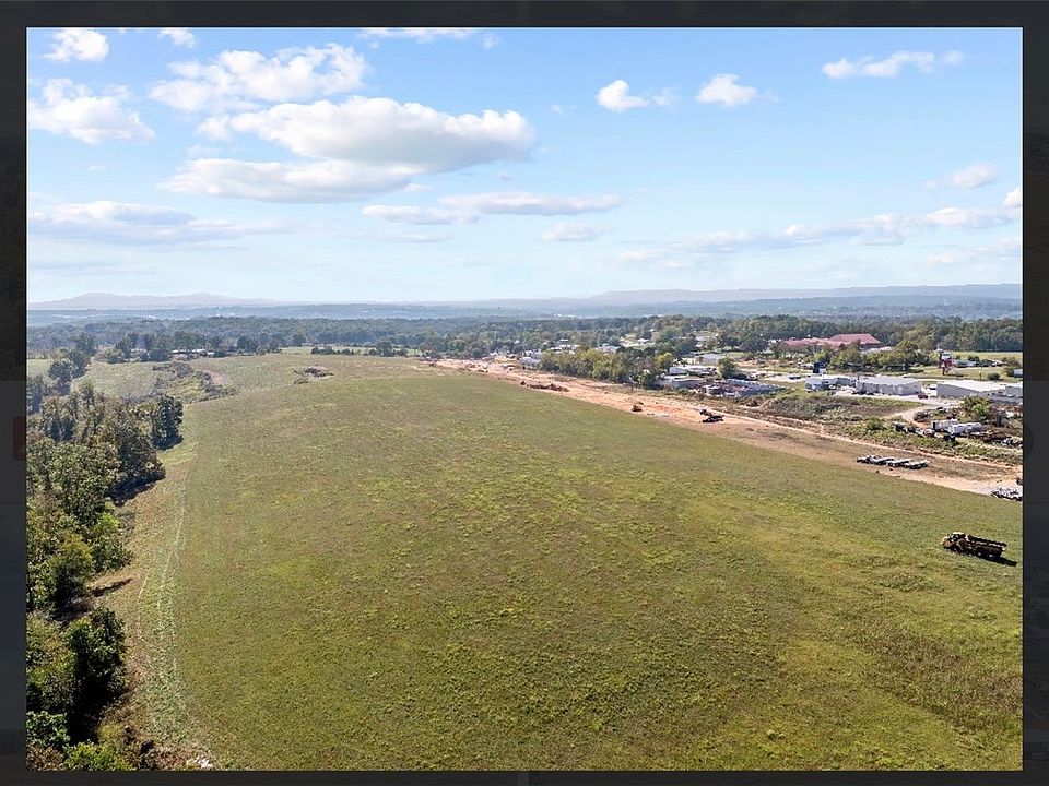 2nd image of 115 Coweta Falls Rd