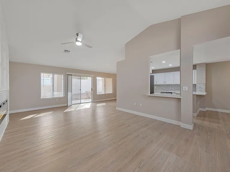 8705 Prairie Hill Dr — Photo 6