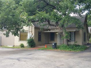 902 W Hubbard St, Mineral Wells, TX 76067