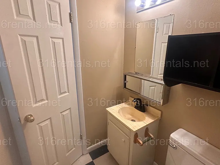 1446 S Water St #C — Photo 9