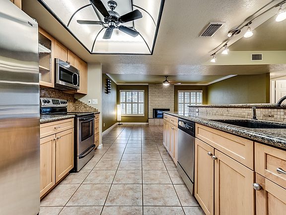 3rd image of 1317 W Pampa Ave