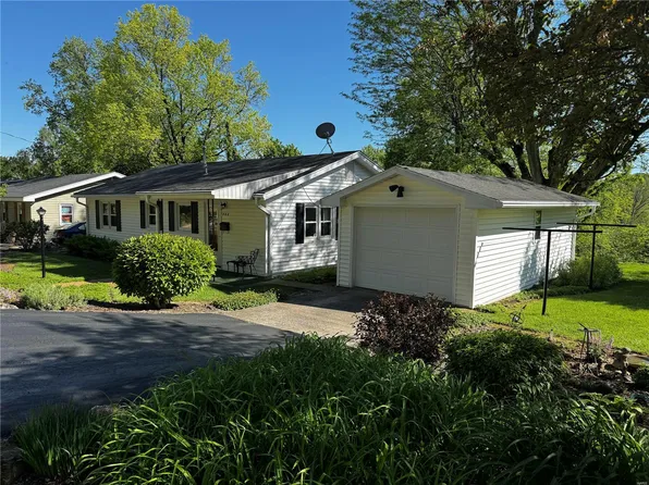 808 Nebraska St, Louisiana, MO 63353