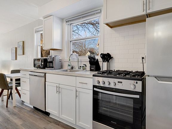 2nd image of 3309 Pillsbury Ave #2