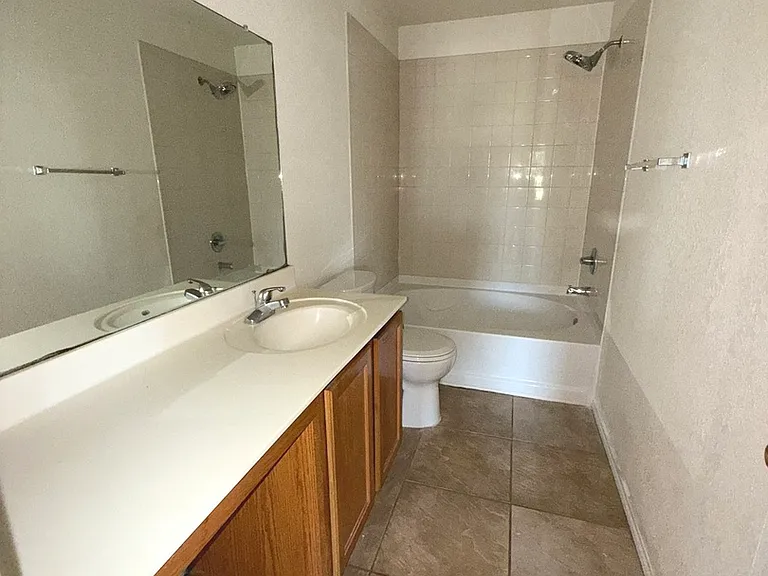 9310 Dublin Grn — Photo 14