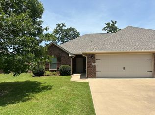4085 Stonebridge Dr, Tyler, TX 75707