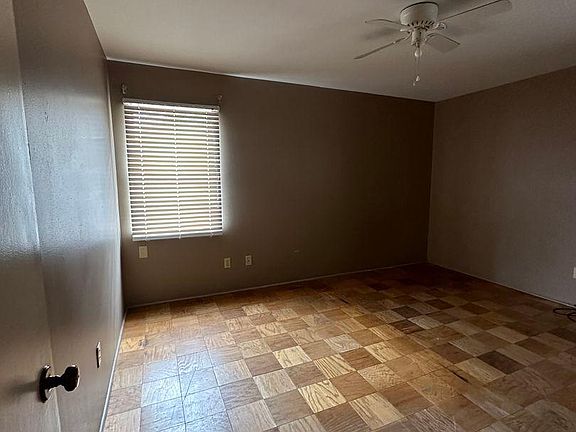 5th image of 3409 Valley View Dr
