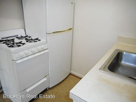 4th image of 1445 Neil Ave APT 6