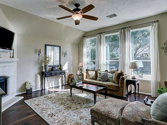 4th image of 2903 Concord Knoll Dr