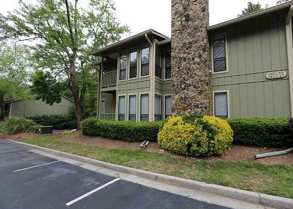 4th image of 4013 Woodridge Way #4013