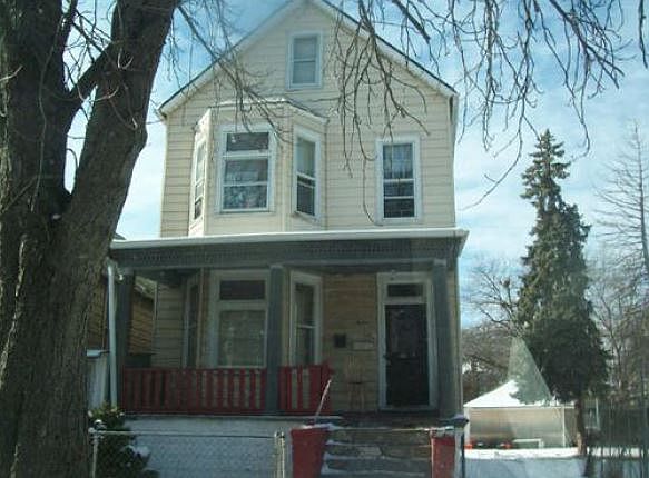 1st image of 8644 S Manistee Ave