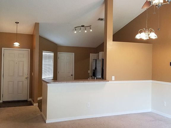 4th image of 609 Saleta St