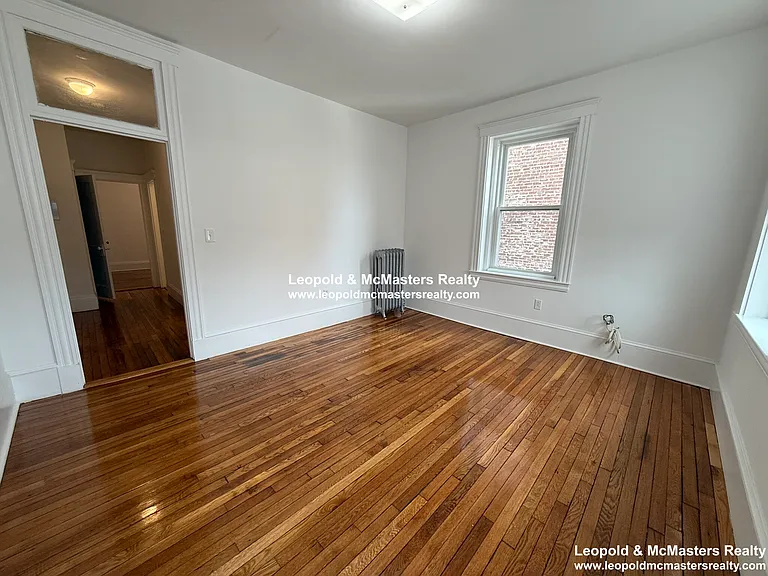 122 Warren St #8 — Photo 3