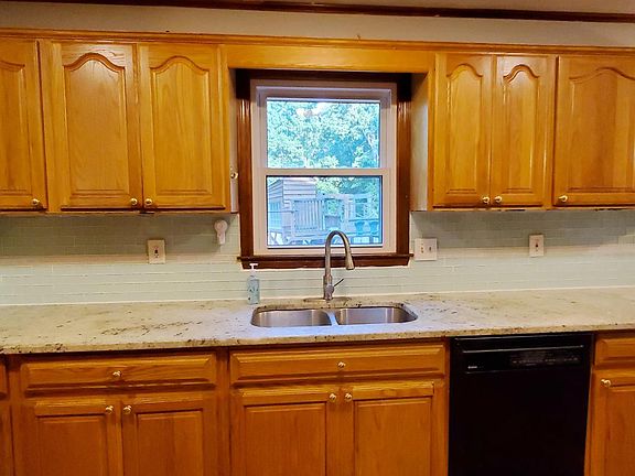 5th image of 3820 E Carlyle Ct