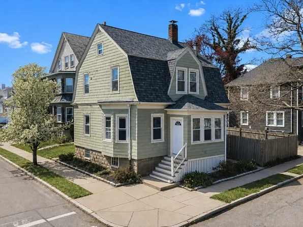 381 Park St, New Bedford, MA 02740