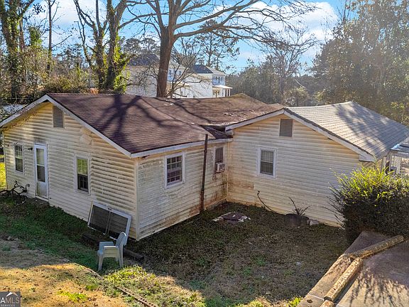 4th image of 373 Arch St