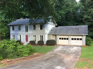 4054 Pinewood Ter, Lilburn, GA 30047