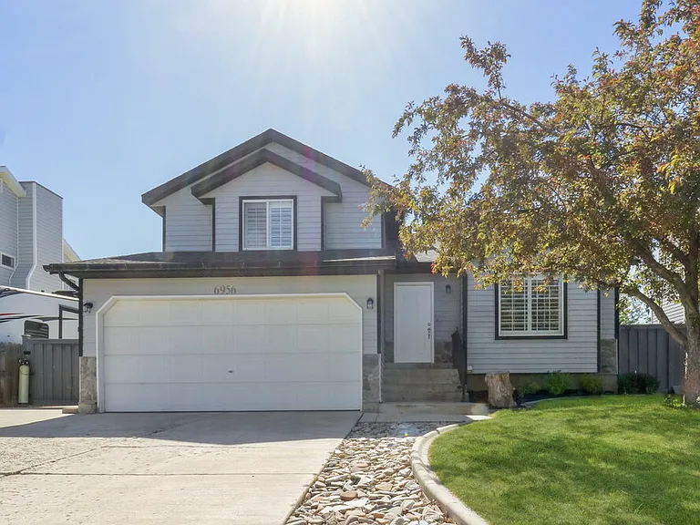6956 S Sparrowtail Rd — Photo 1