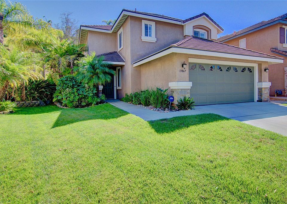 1st image of 13867 Fontanelle Pl