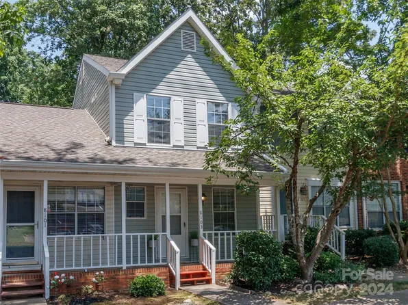 8103 Circle Tree Ln, Charlotte, NC 28277