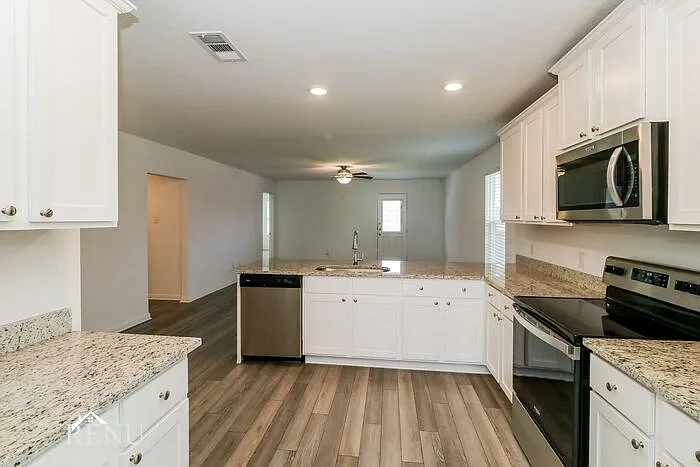 14117 Hacienda Estates Dr — Photo 3
