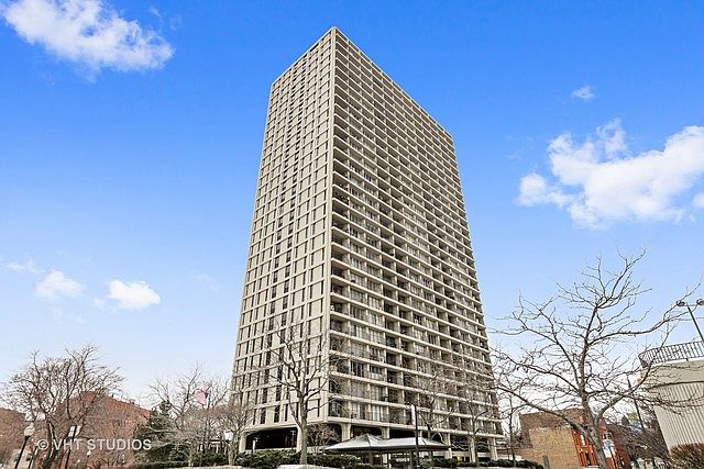 1st image of 1960 N Lincoln Park West Ave #806