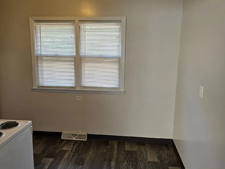 500 W 16th St #6 — Photo 7