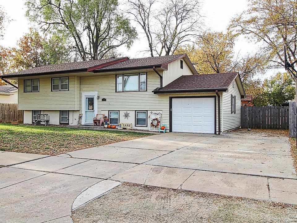 1st image of 104 E Parkway Ave