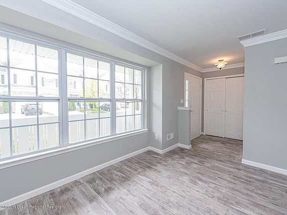 4th image of 164 Brookfield Dr