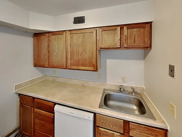 320 E 17th Ave #A — Photo 4