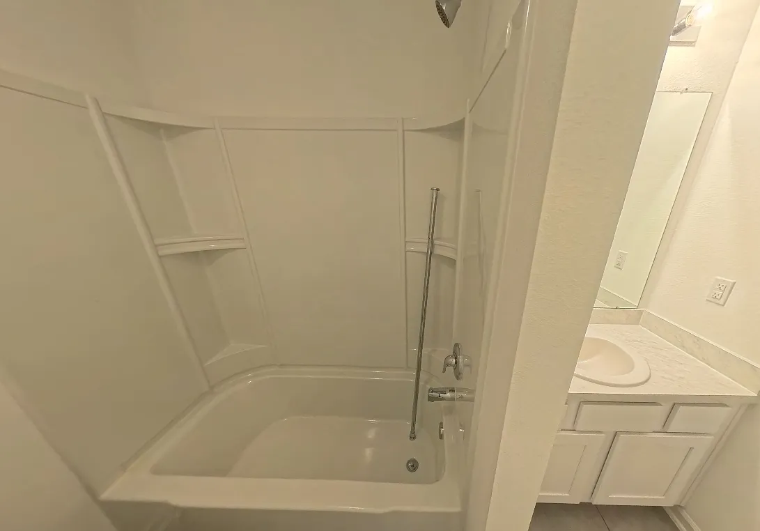 3 bed, 3.0 bath, $1,575 — Photo 4