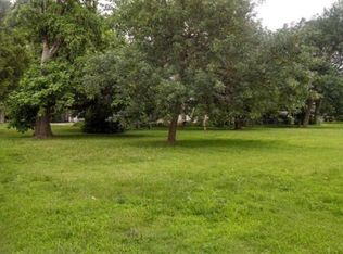 600 E Maple St, Columbus, KS 66725