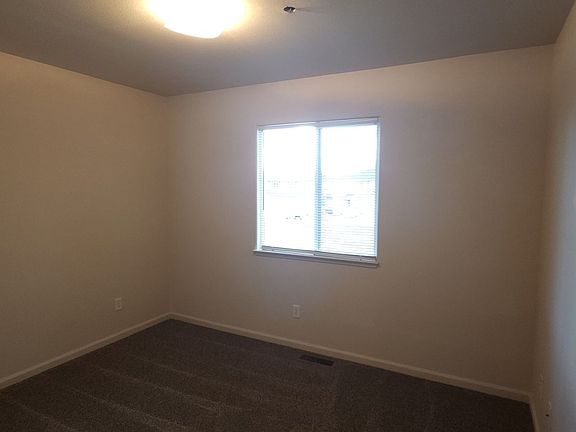 3rd image of 805 Sunny Ln Unit A