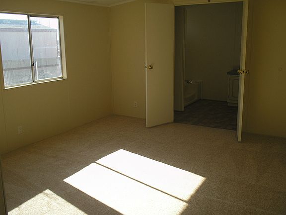 2nd image of 16 Osage Dr