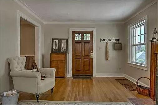 3rd image of 1424 W 50th Ter