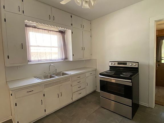 3rd image of 1401 West Ave