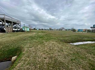 968 Sea Spray Dr, Crystal Beach, TX 77650