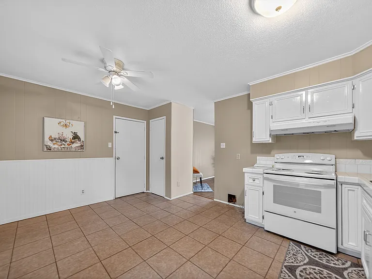 1511 Milam Dr — Photo 21