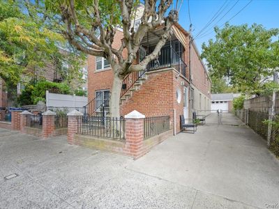 2708 Seymour Avenue, Bronx, NY, 10469