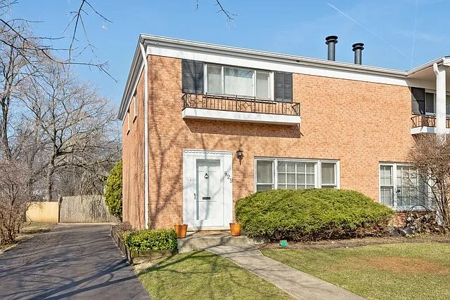 829 Hibbard Rd photo 1
