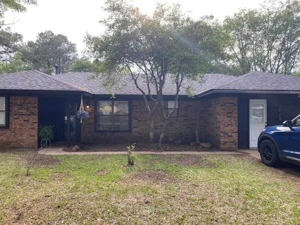 605 Meadowlark Ln, Durant, OK 74701