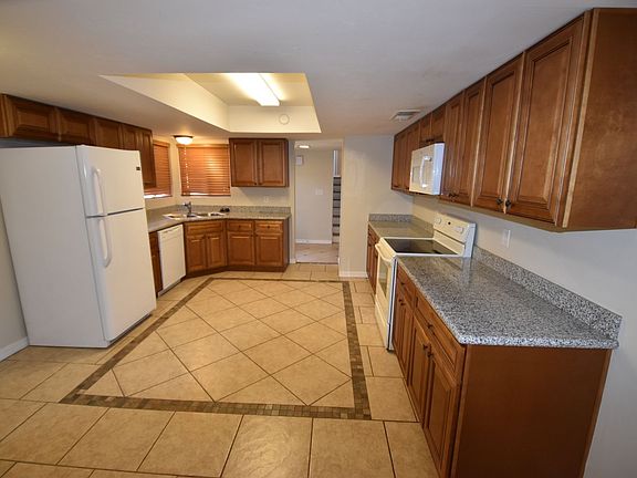 4th image of 4640 W Paradise Dr
