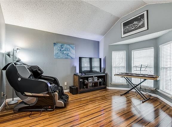 3rd image of 2905 Dover Dr