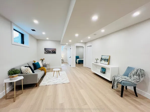 6 Phenix Dr, Toronto, ON M1N 3H8