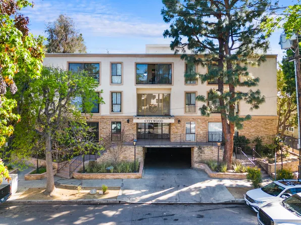 15344 Weddington St, Van Nuys, CA