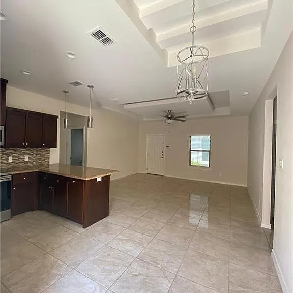 1013 E La Cantera Ave #3 — Photo 6