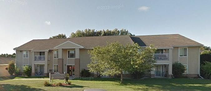1st image of 2826 Holiday Dr