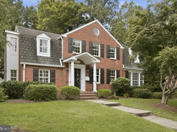 6100 Gloster Rd, Bethesda, MD 20816