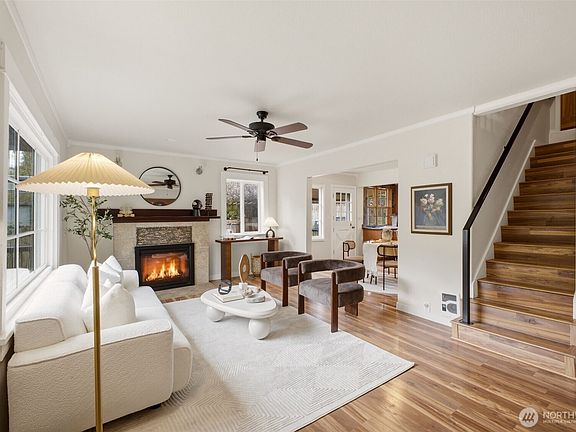 4th image of 1008 S Puget Sound Avenue