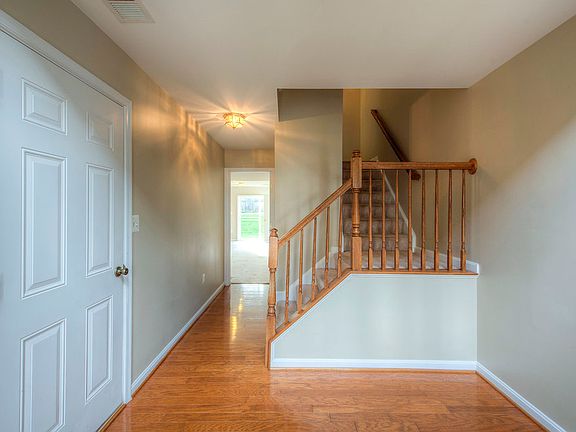 3rd image of 102 Tamar Creek Ln